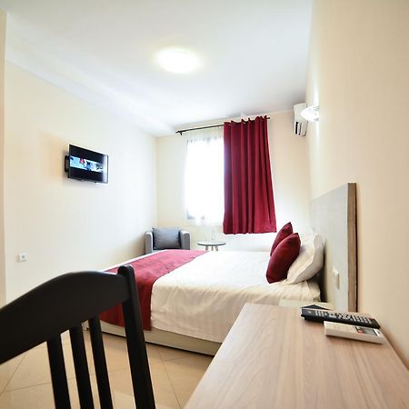 Lova Hotel Ανταναναρίβο Εξωτερικό φωτογραφία