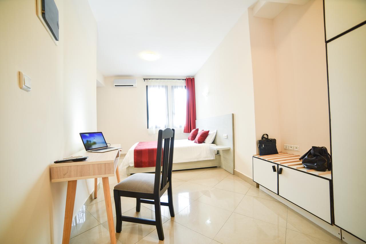 Lova Hotel Ανταναναρίβο Εξωτερικό φωτογραφία