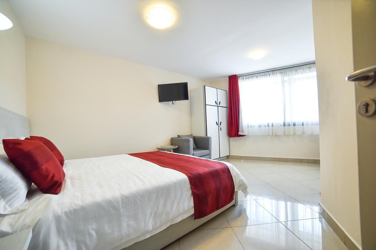 Lova Hotel Ανταναναρίβο Εξωτερικό φωτογραφία